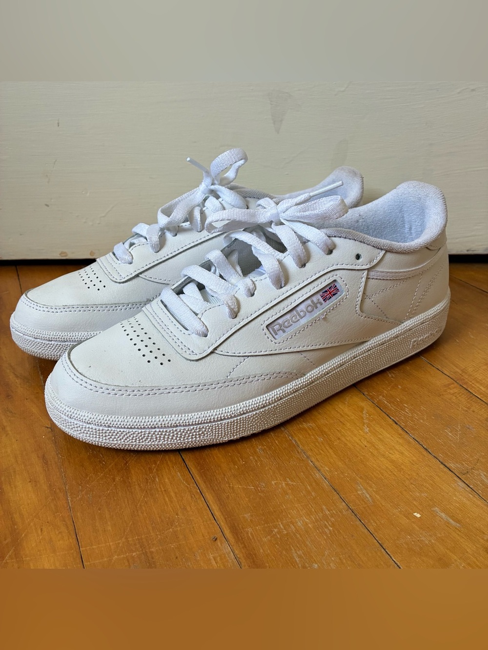 Reebok Club C 85 Women’s 9 White Sneaker Shoes Retro